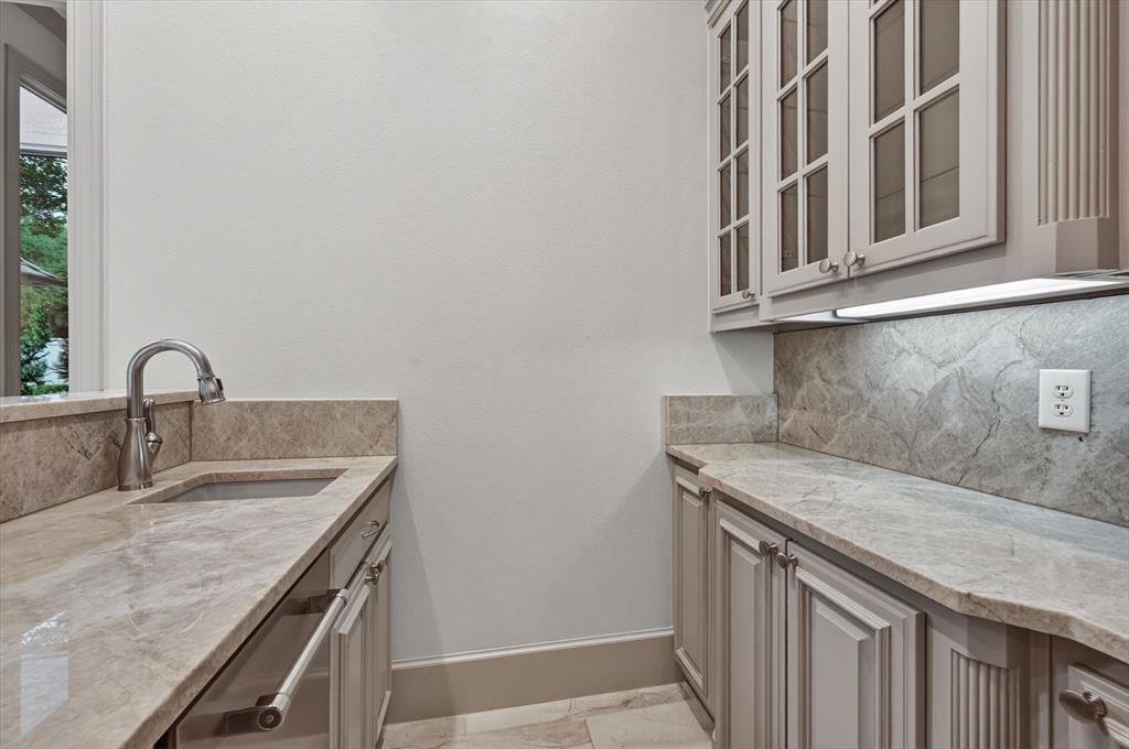 14819 Bellbrook Drive Addison, TX 75254 - Photo 11 of 25