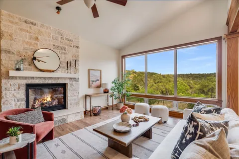 $975,000 | 721 Bluffview Drive, Wimberley, TX 78676