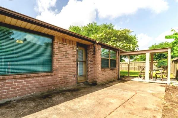 $1,800 | 16814 Winnstream Lane, Sugar Land, TX 77498