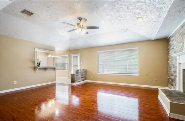 $1,800 | 16814 Winnstream Lane, Sugar Land, TX 77498