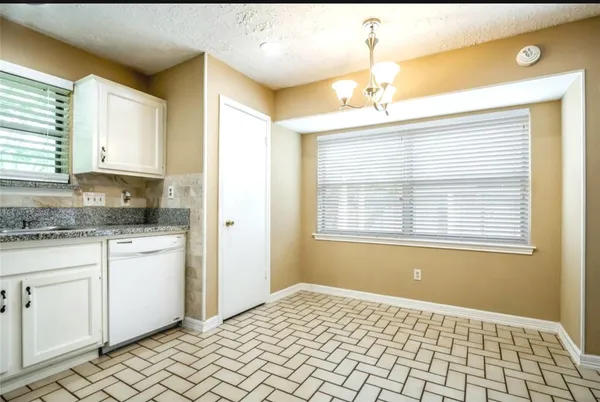 $1,800 | 16814 Winnstream Lane, Sugar Land, TX 77498