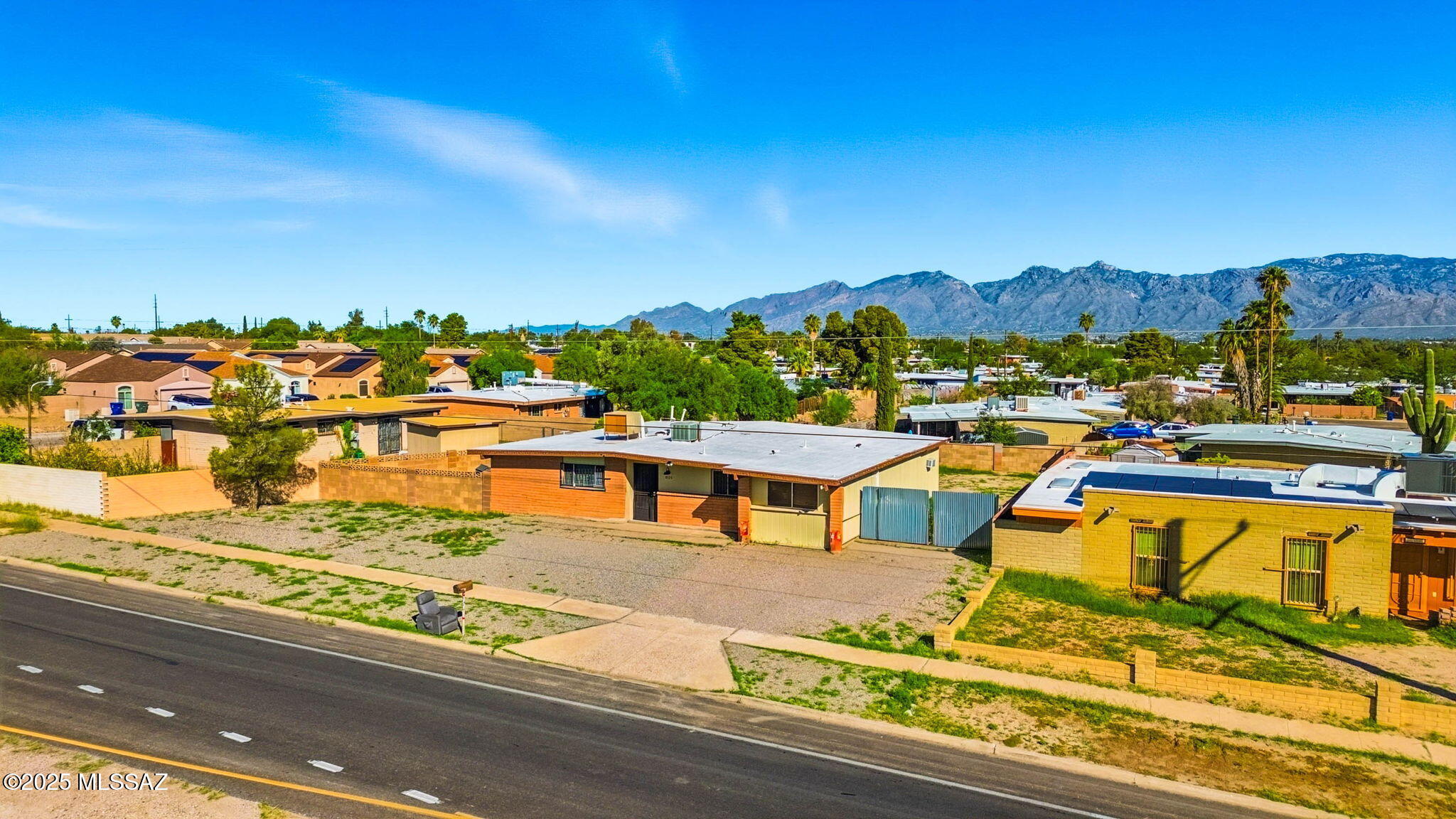 8135 East Escalante Road Tucson, AZ 85730 - Photo 5 of 40 5-web-or-mls-photo-211