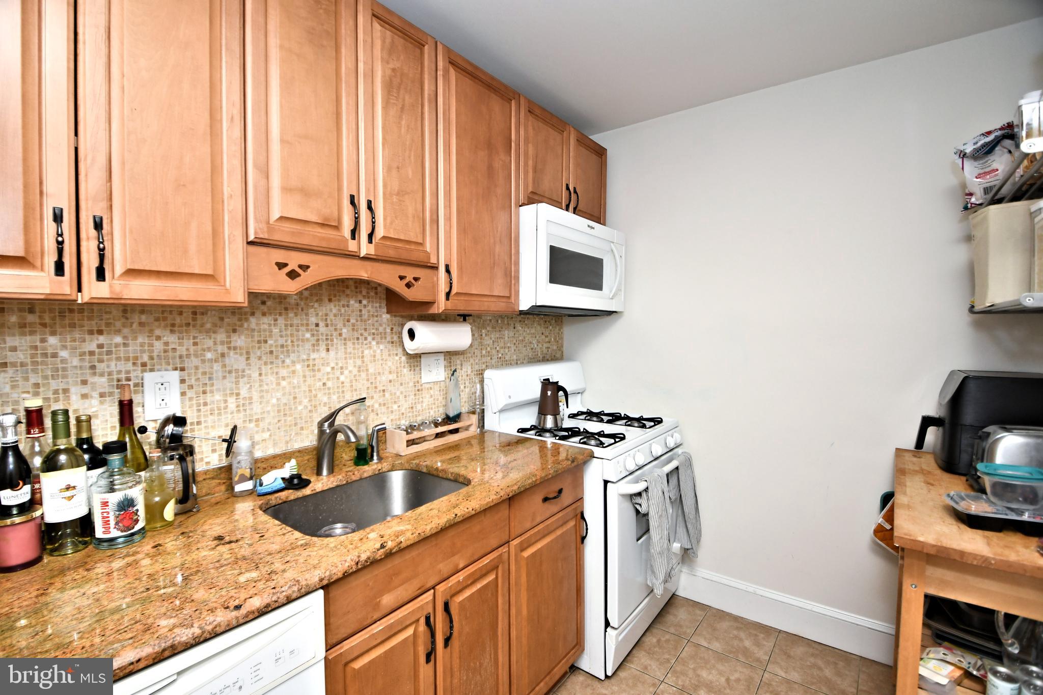 346 Carson Street Philadelphia, PA 19128 - Photo 12 of 29