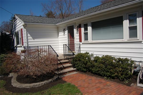895 Main Street Reading, MA 01867 - Photo 3 of 21 Gallery Image 3