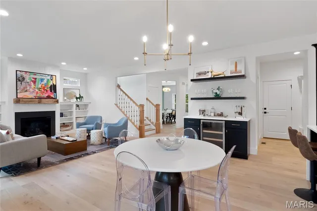 $923,500 | 2017 Woodsey Drive, Brentwood, MO 63144