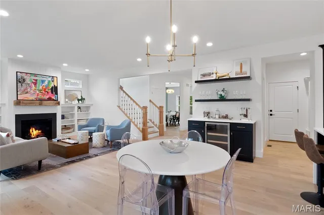 $923,500 | 2017 Woodsey Drive, Brentwood, MO 63144