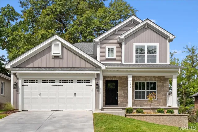 $923,500 | 2017 Woodsey Drive, Brentwood, MO 63144