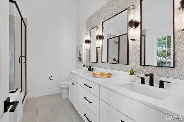 $923,500 | 2017 Woodsey Drive, Brentwood, MO 63144