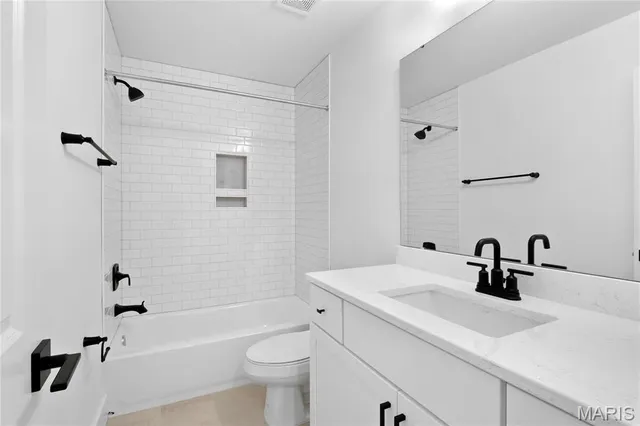 $923,500 | 2017 Woodsey Drive, Brentwood, MO 63144