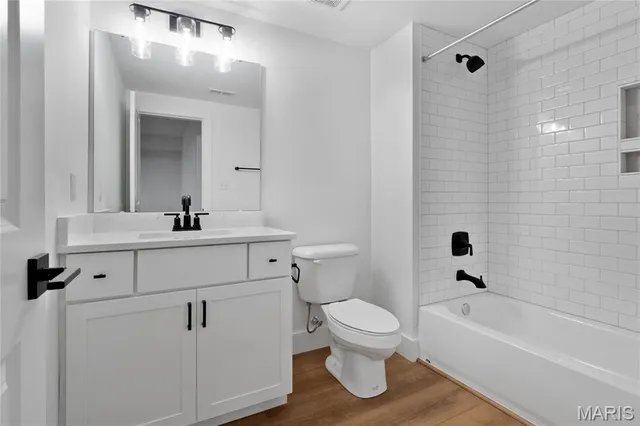 $923,500 | 2017 Woodsey Drive, Brentwood, MO 63144