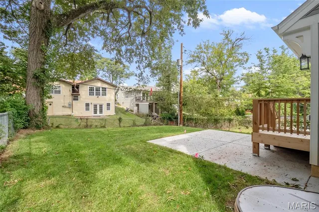 $923,500 | 2017 Woodsey Drive, Brentwood, MO 63144