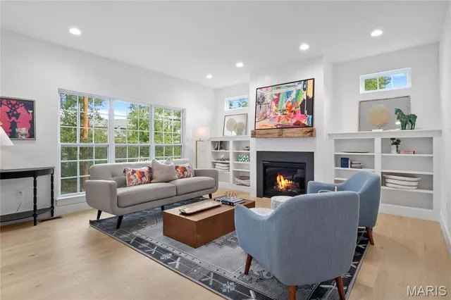 $923,500 | 2017 Woodsey Drive, Brentwood, MO 63144