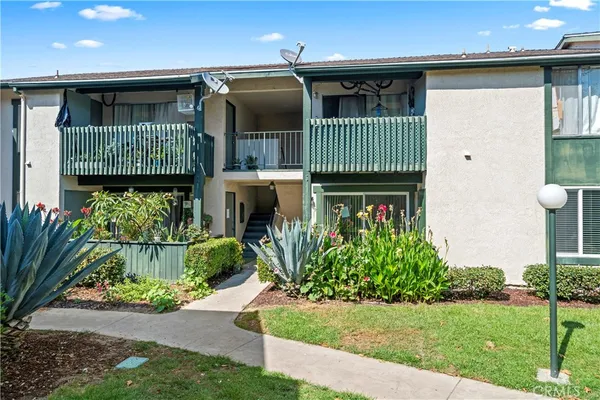 $512,490 | 23214 Orange Avenue, Unit 7, Lake Forest, CA 92630