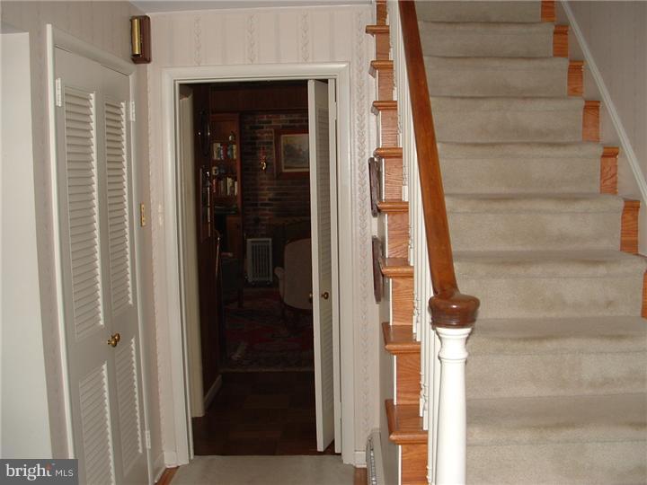 144 Ladderback Lane Devon, PA 19333 - Photo 5 of 12 Hallway