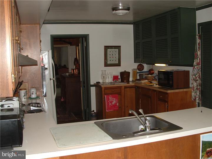 144 Ladderback Lane Devon, PA 19333 - Photo 6 of 12 Kitchen