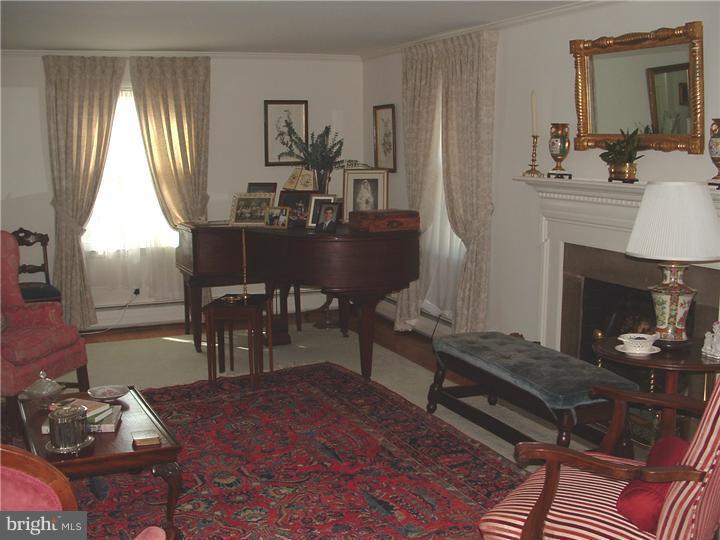 144 Ladderback Lane Devon, PA 19333 - Photo 8 of 12 Living Room