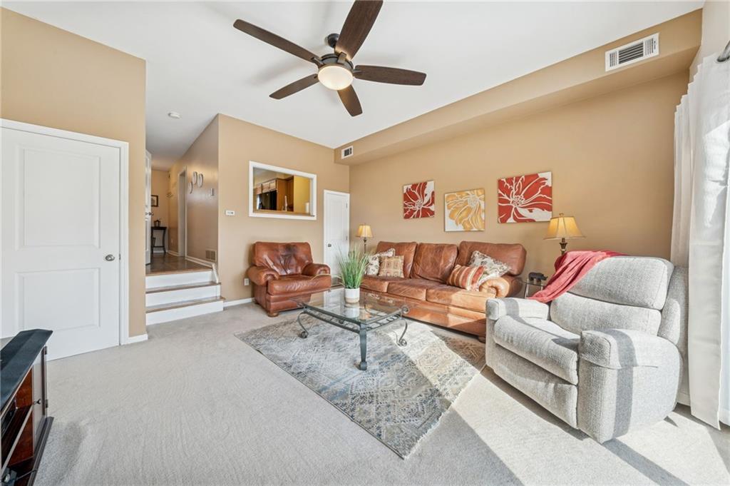 117 Community Court Pittsburgh, PA 15205 - Photo 5 of 34 a living room with furniture