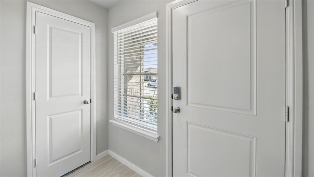 172 Mojave Road Boyd, TX 76023 - Photo 34 of 40 a view of closet area