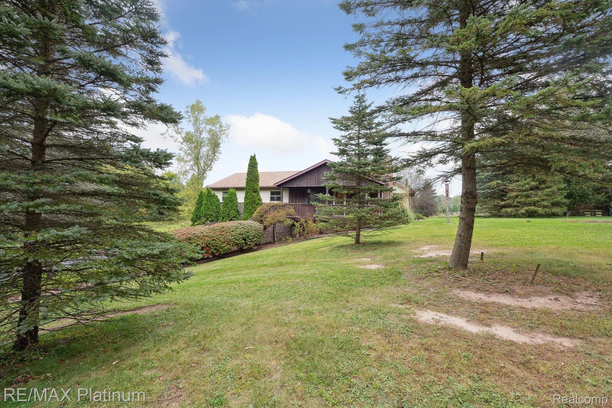 2876 Byron Road Howell, MI 48855 - Photo 30 of 31 Gallery Image 30