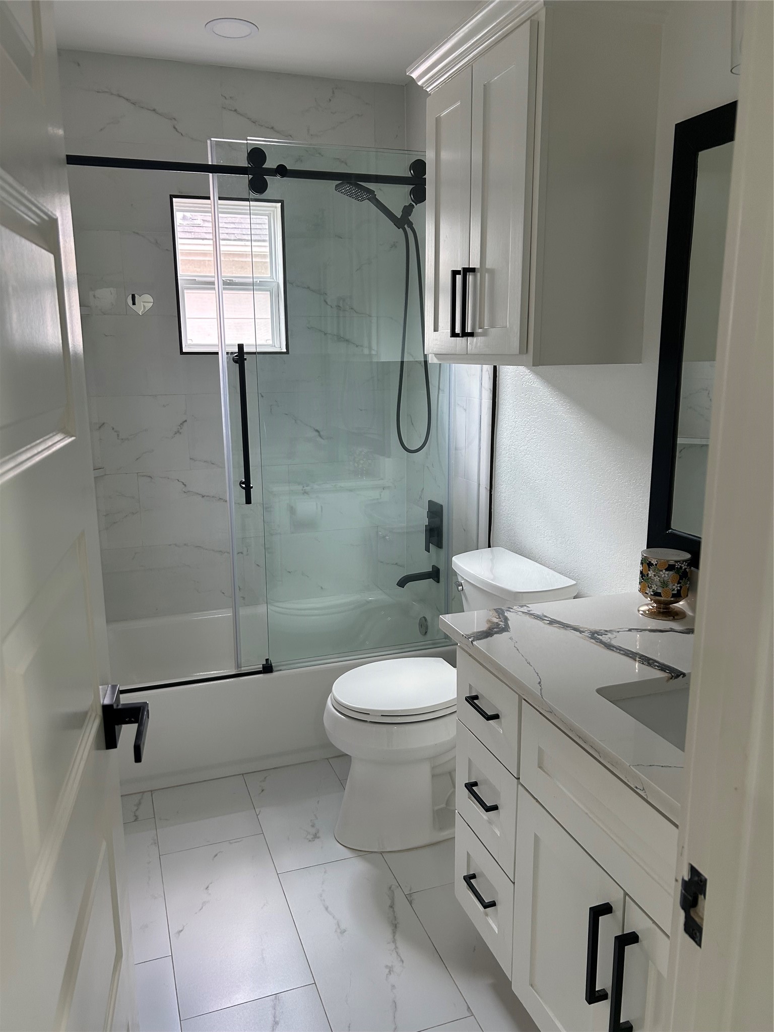 16346 St Helena Way Houston, TX 77053 - Photo 26 of 33 SECOND BATH