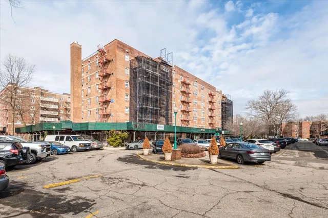 $219,000 | 88-08 151st Avenue, Unit 3H | Lindenwood