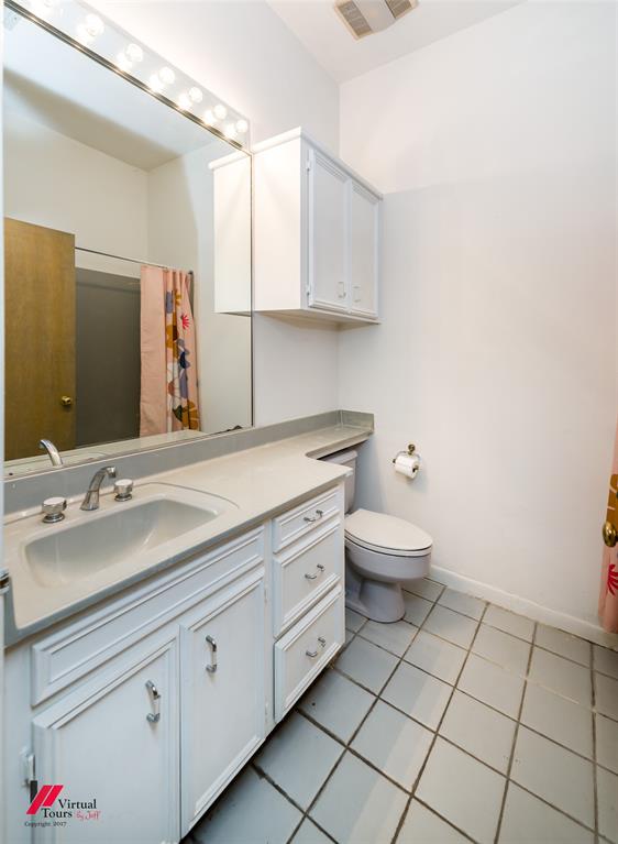 300 Pierremont Road, Unit 40 Shreveport, LA 71106 - Photo 10 of 34 Private Bath featuring a single vanity and tub/shower