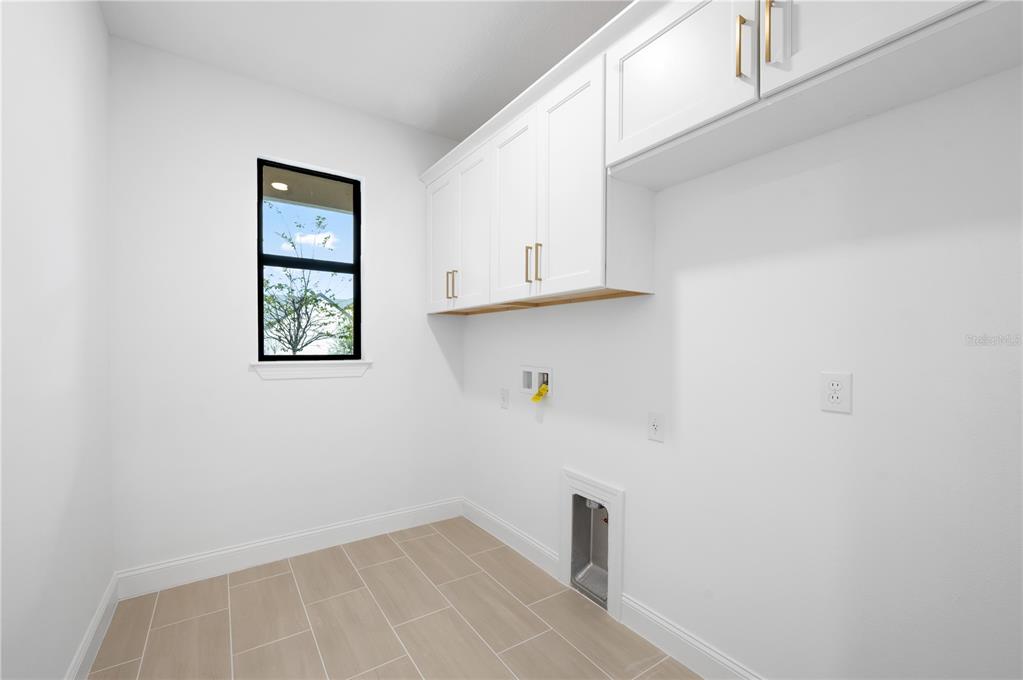 5856 Freestone Circle Apollo Beach, FL 33572 - Photo 22 of 33 a view of an empty room with closet