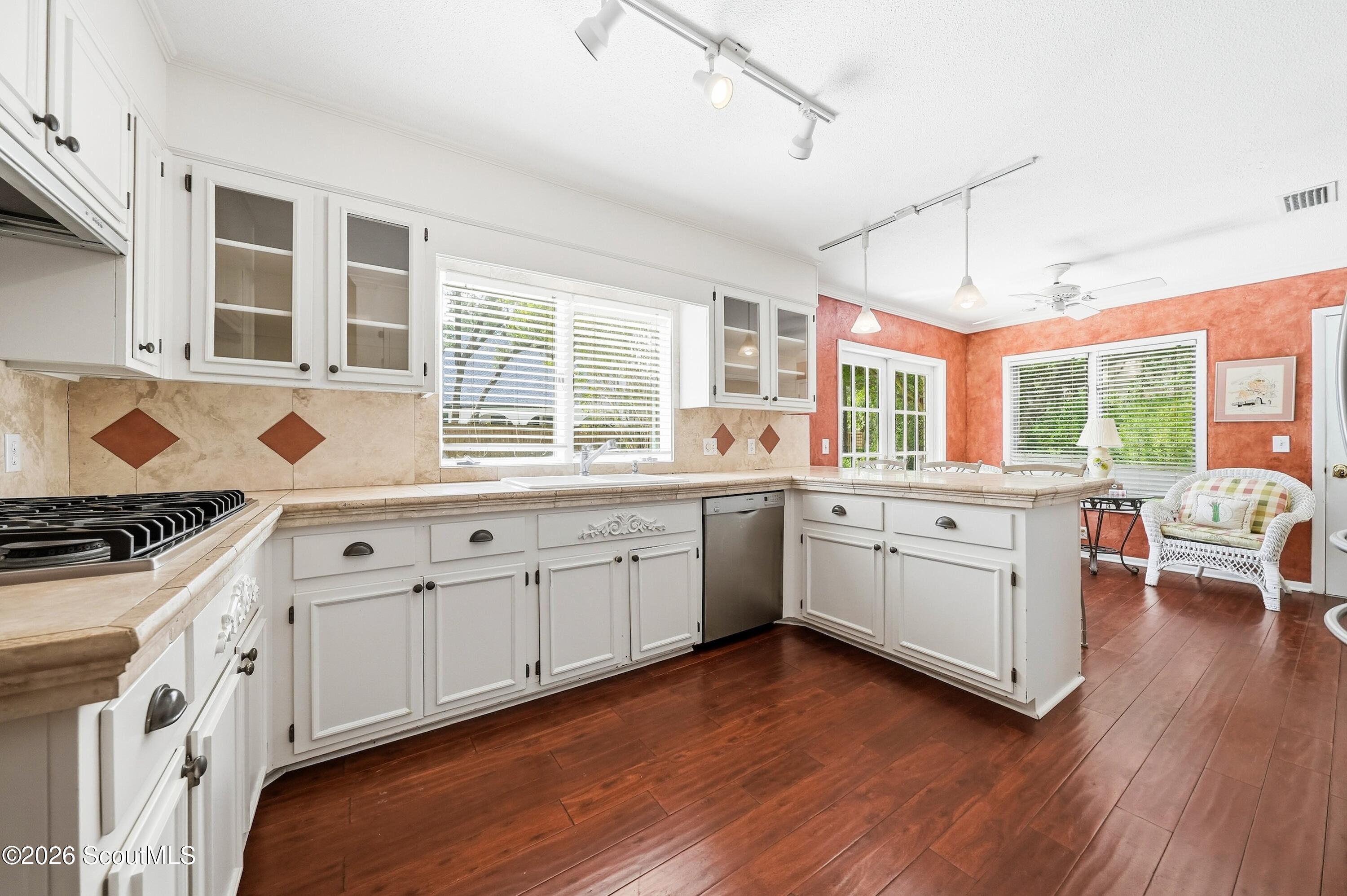 121 Jacobs Road St. Simons Island, GA 31522 - Photo 12 of 45 15