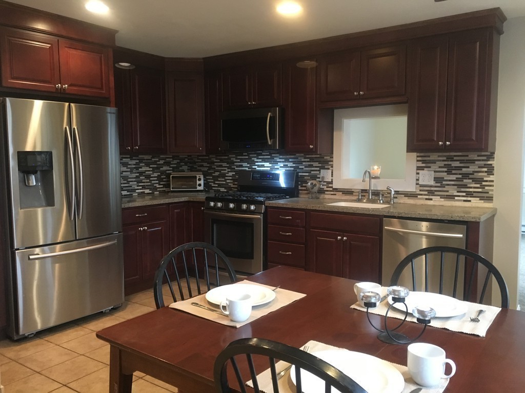 15 Hickory Road Halifax, MA 02338 - Photo 5 of 22 Gallery Image 5