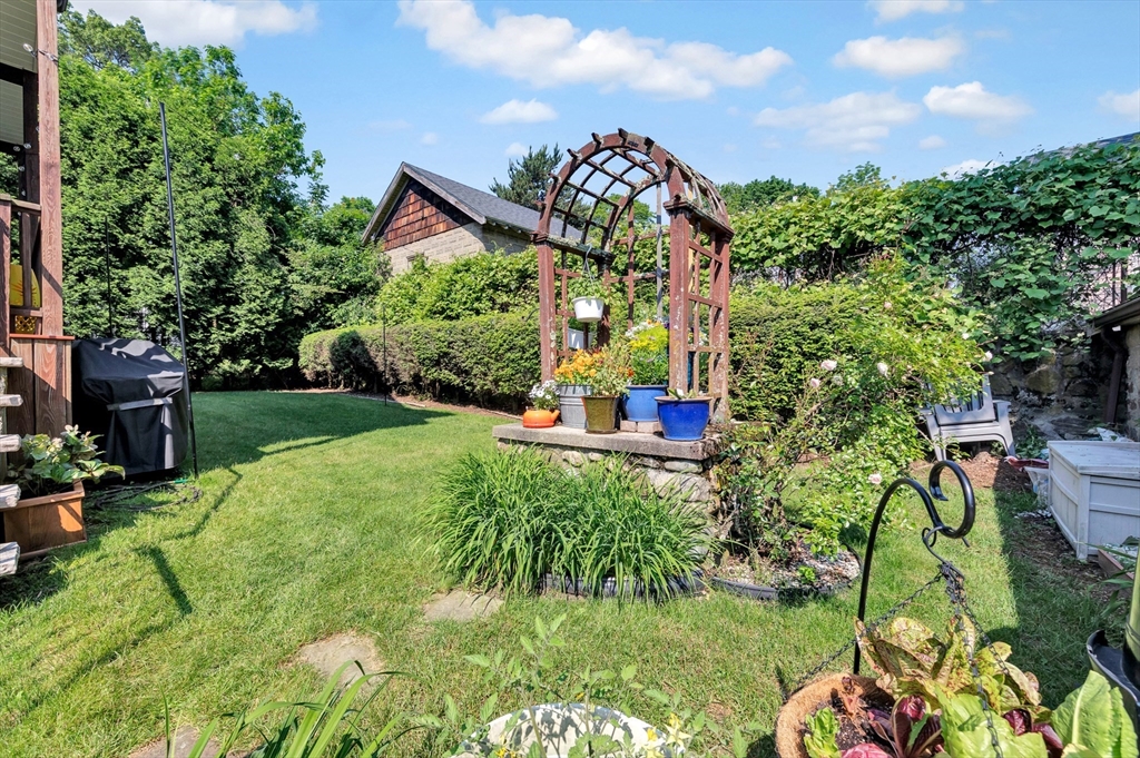 19 Fessenden Road, Unit 1 Arlington, MA 02476 - Photo 33 of 37 Gallery Image 33