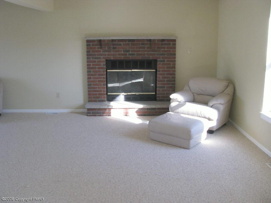 4 Pine Ridge Road East Stroudsburg, PA 18302 - Photo 2 of 12 Living room