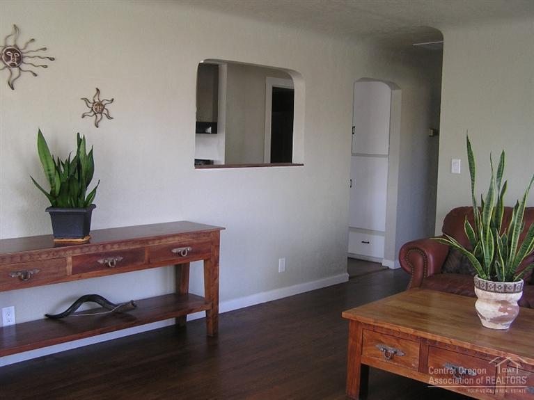 855 Southwest 13th Street Redmond, OR 97756 - Photo 13 of 21 Additional Photo