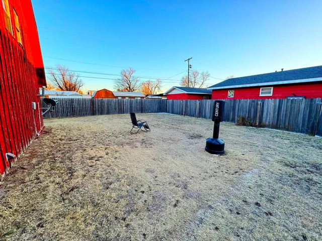 $150,000 | 1909 Eton Drive, Perryton, TX 79070