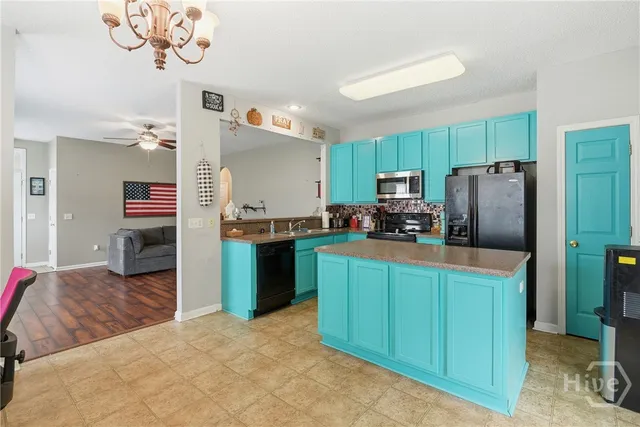 $2,400 | 135 Alexander Way, Richmond Hill, GA 31324