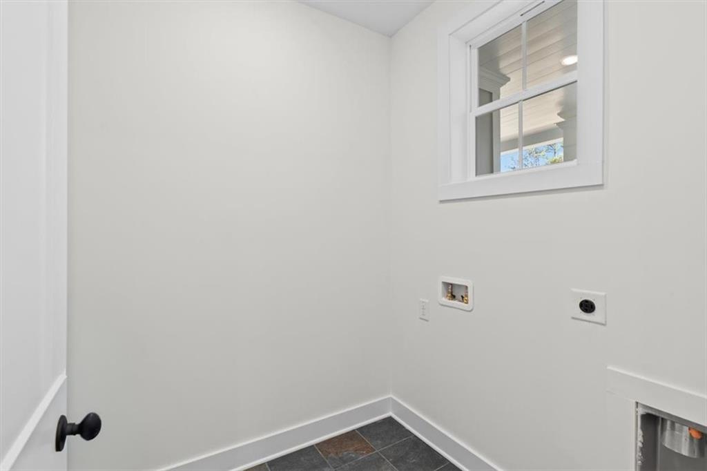 7 Everwood Court Rome, GA 30161 - Photo 38 of 55 a view of small space with closet