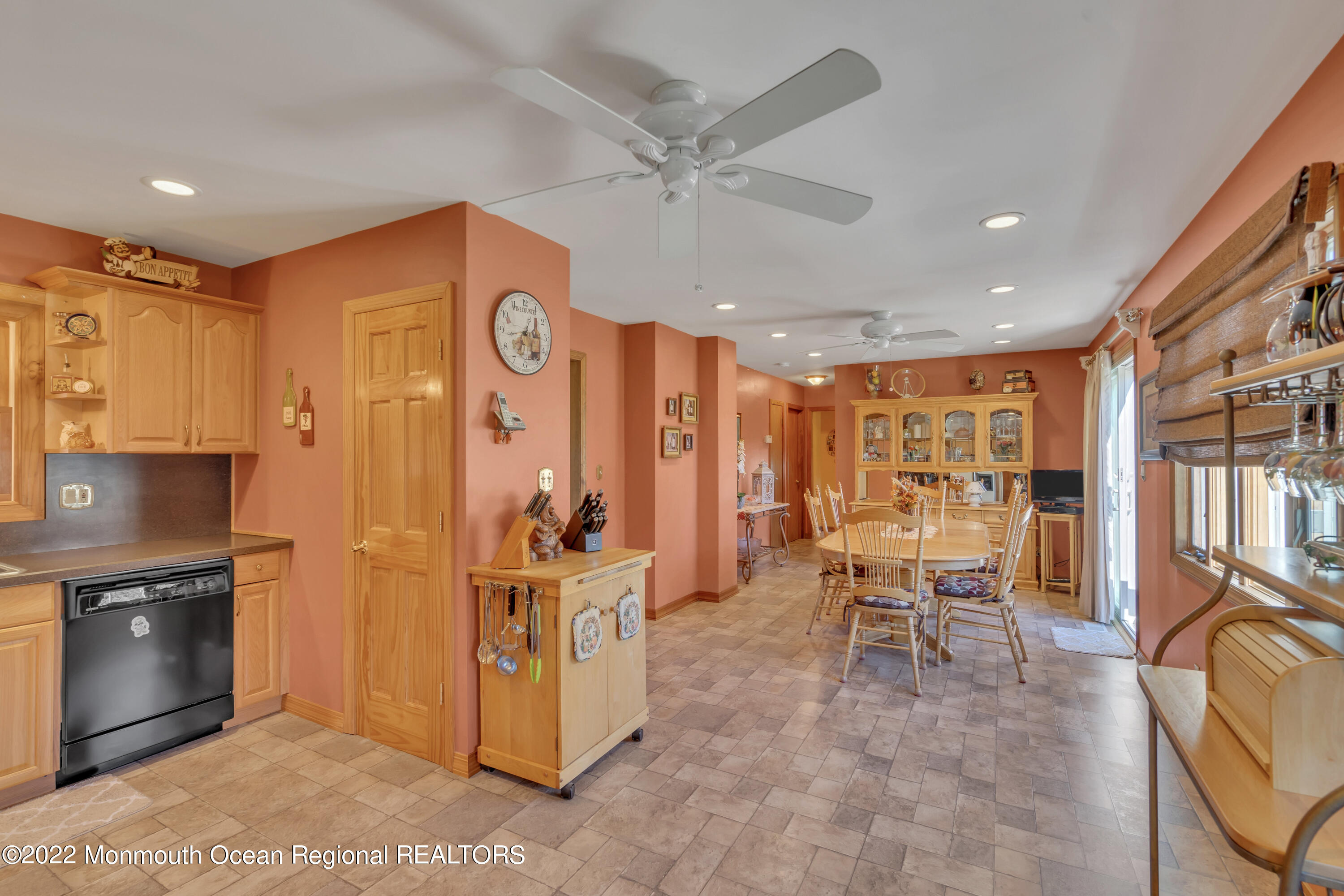 17 Glenmore Road Freehold, NJ 07728 - Photo 18 of 67 057_ev203218