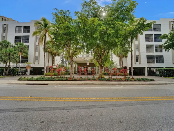 $2,550 | 201 178th Drive, Unit 439, Sunny Isles Beach, FL 33160