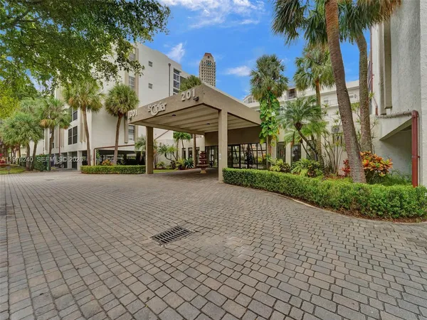 $2,550 | 201 178th Drive, Unit 439, Sunny Isles Beach, FL 33160
