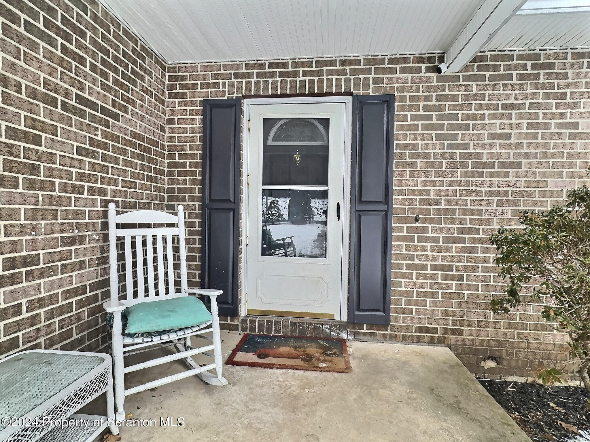 302 Wilcrest Road Moscow, PA 18444 - Photo 4 of 69 Gallery Image 4