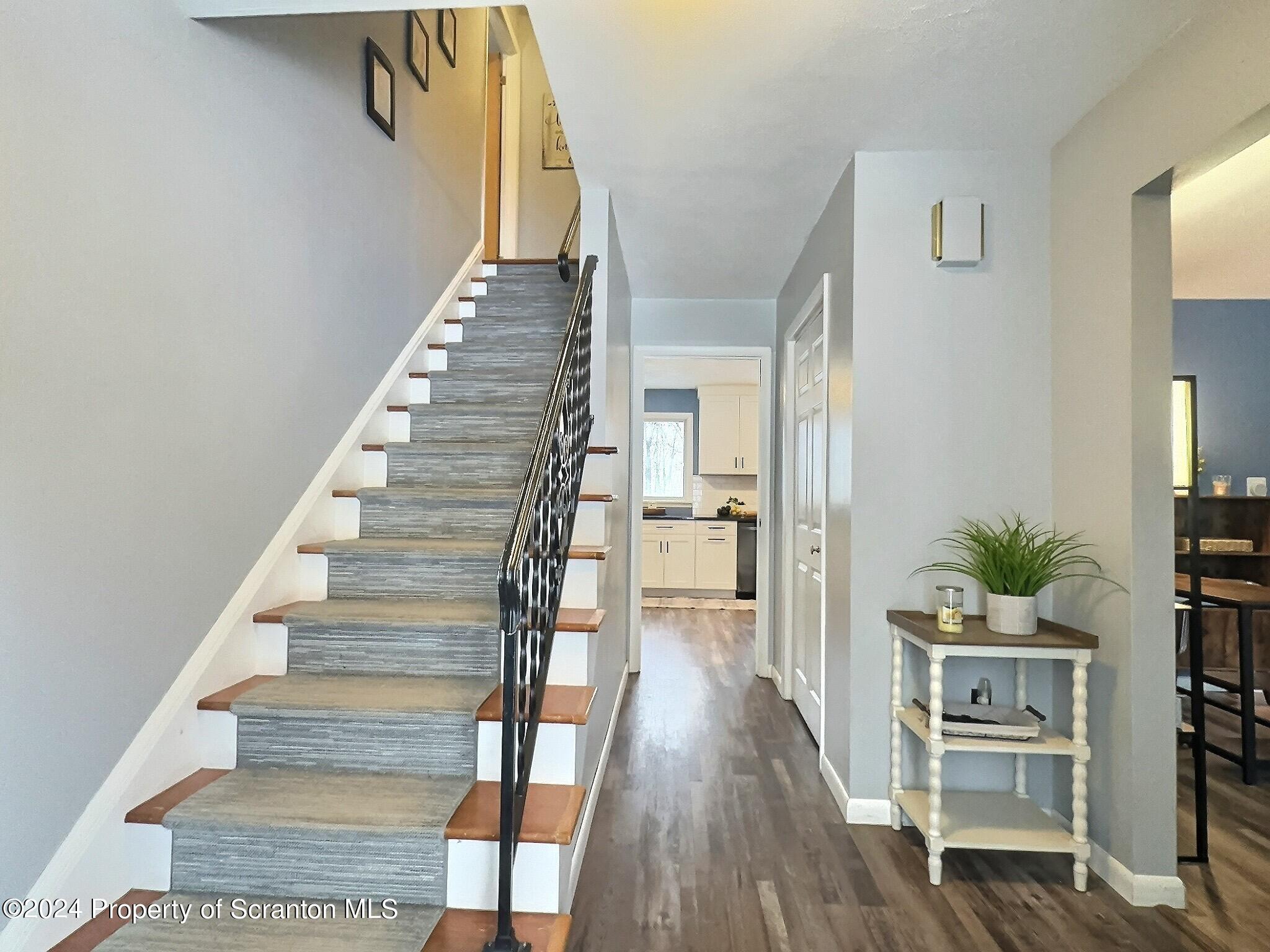 302 Wilcrest Road Moscow, PA 18444 - Photo 5 of 69 Gallery Image 5