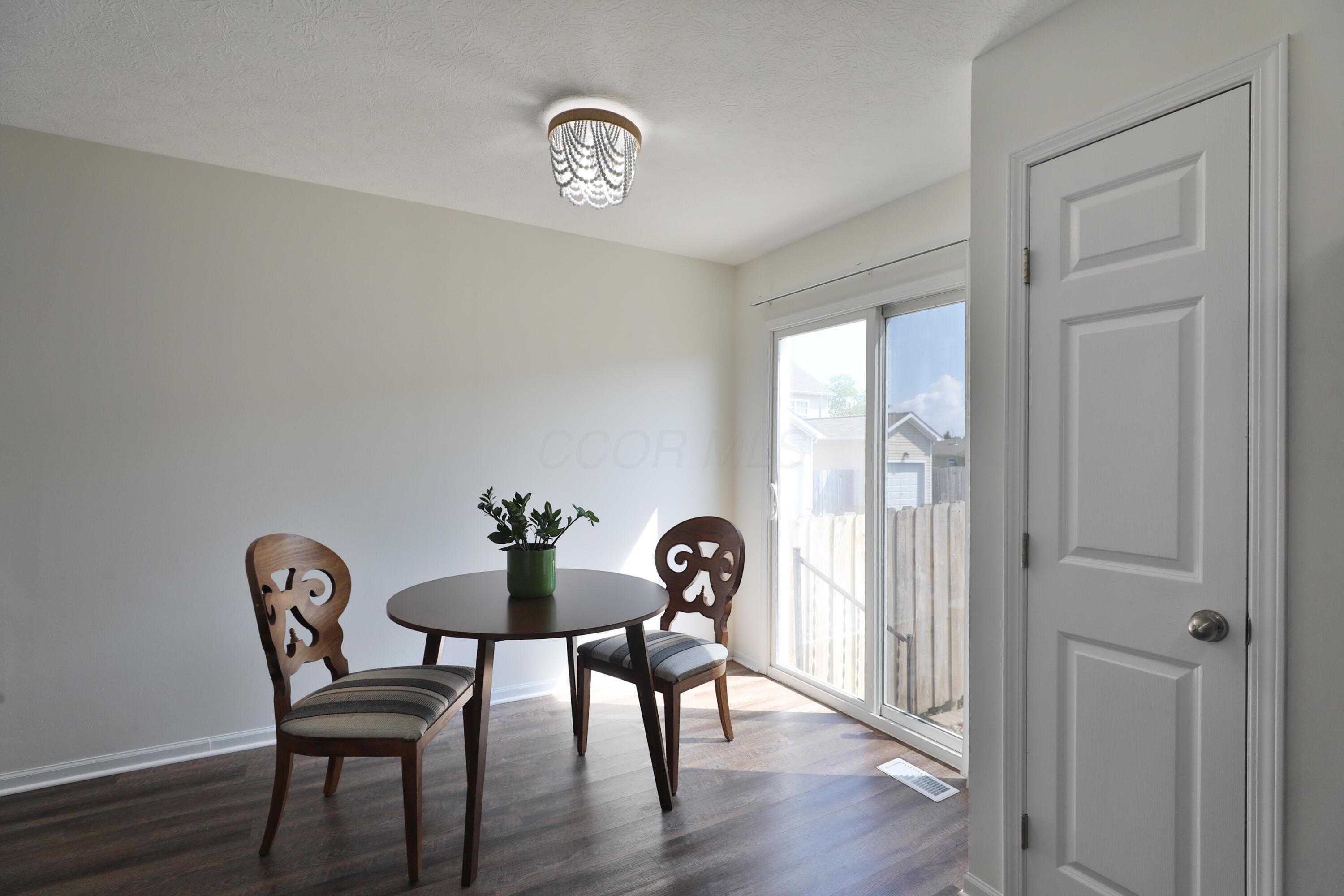 8330 Bruntsfield Road Columbus, OH 43235 - Photo 9 of 49 Dining Area