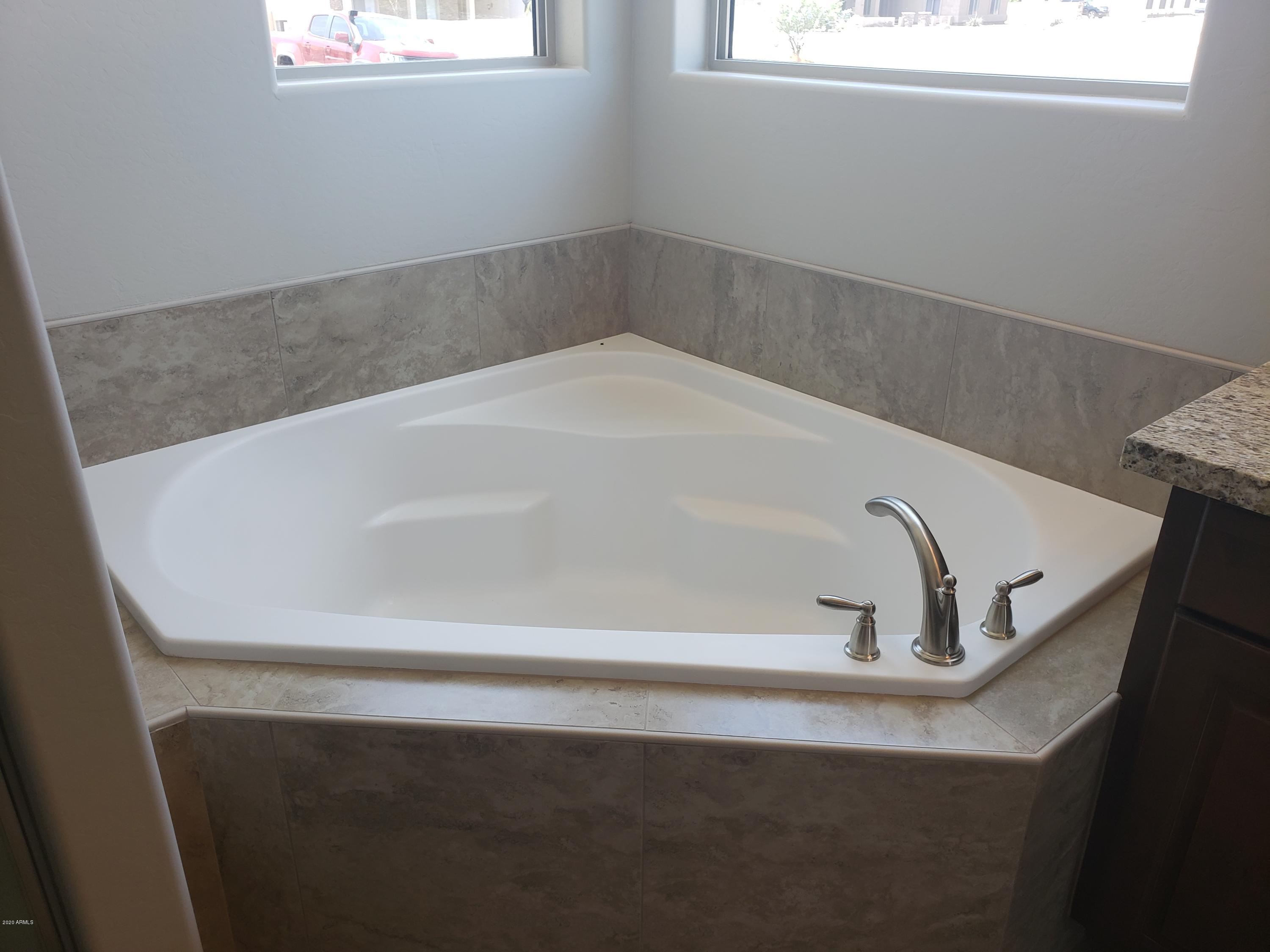 1712 West Tamar Road Phoenix, AZ 85086 - Photo 12 of 14 2331 - MASTER BATH 2