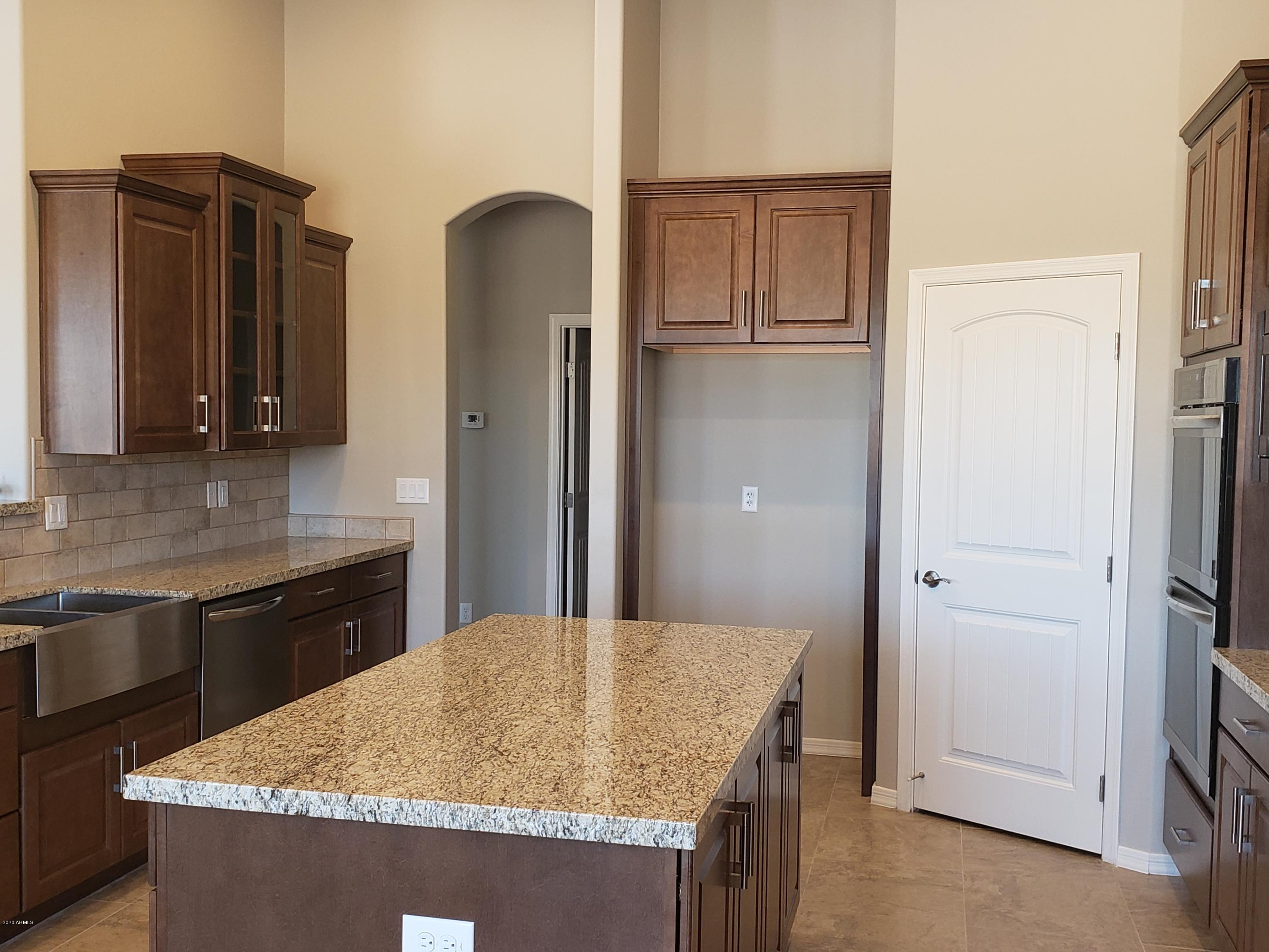 1712 West Tamar Road Phoenix, AZ 85086 - Photo 6 of 14 2331 - KITCHEN 4