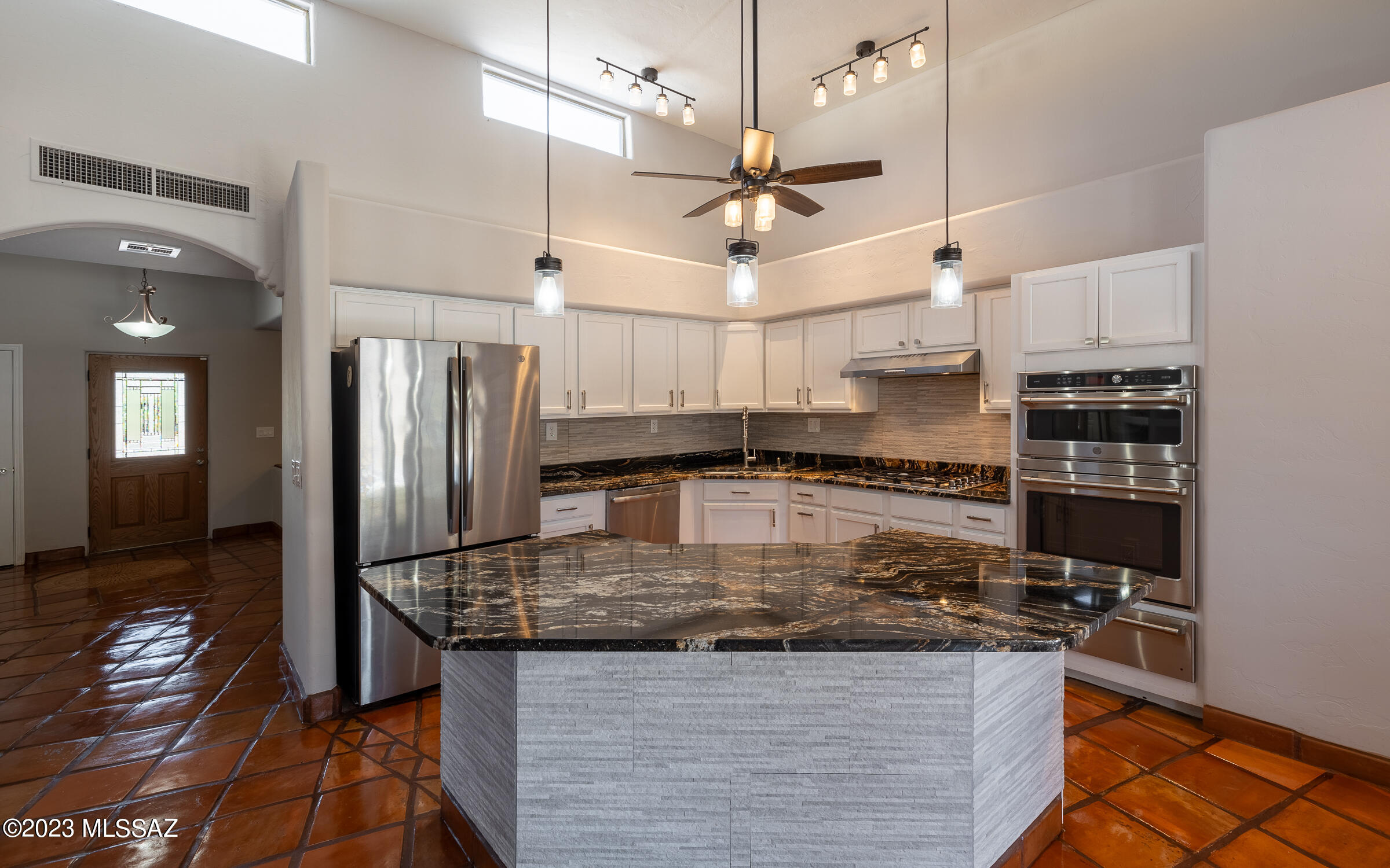 8382 Sunset Ranch Loop Tucson, AZ 85743 - Photo 1 of 38 Gallery Image 1