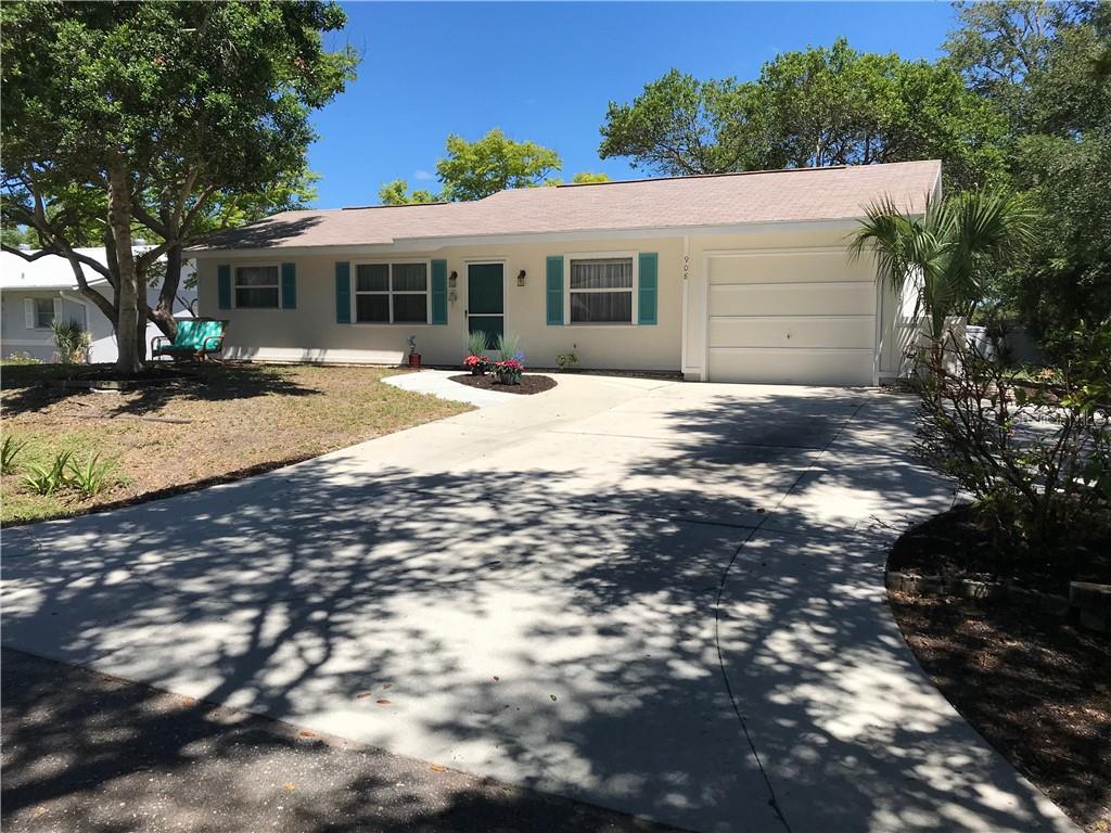 908 Royal Road Venice, FL 34293 - Photo 4 of 30 Front of house