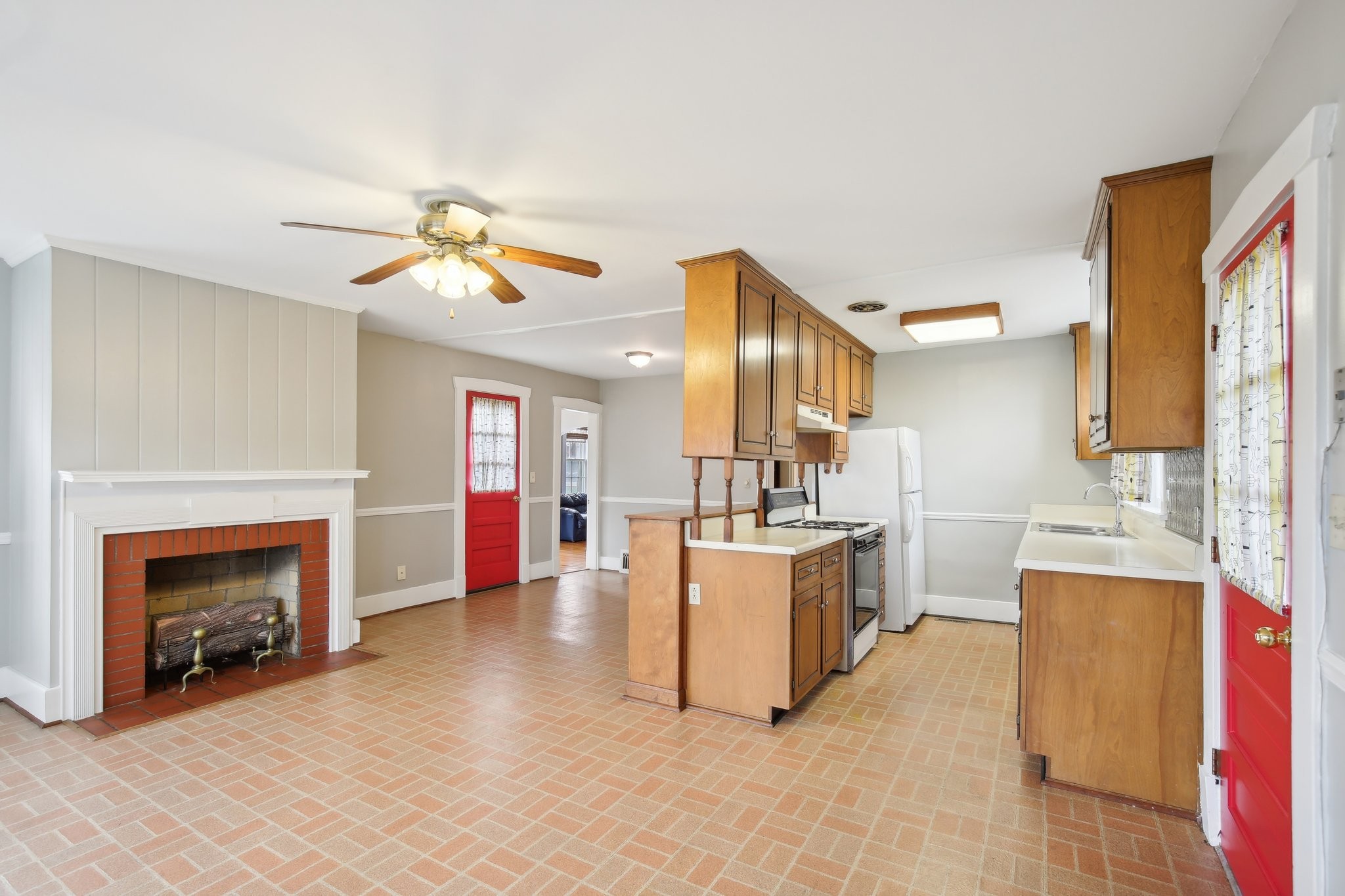 304 North Main Street Springfield, TN 37172 - Photo 18 of 60 a view of a livingroom with a fireplace