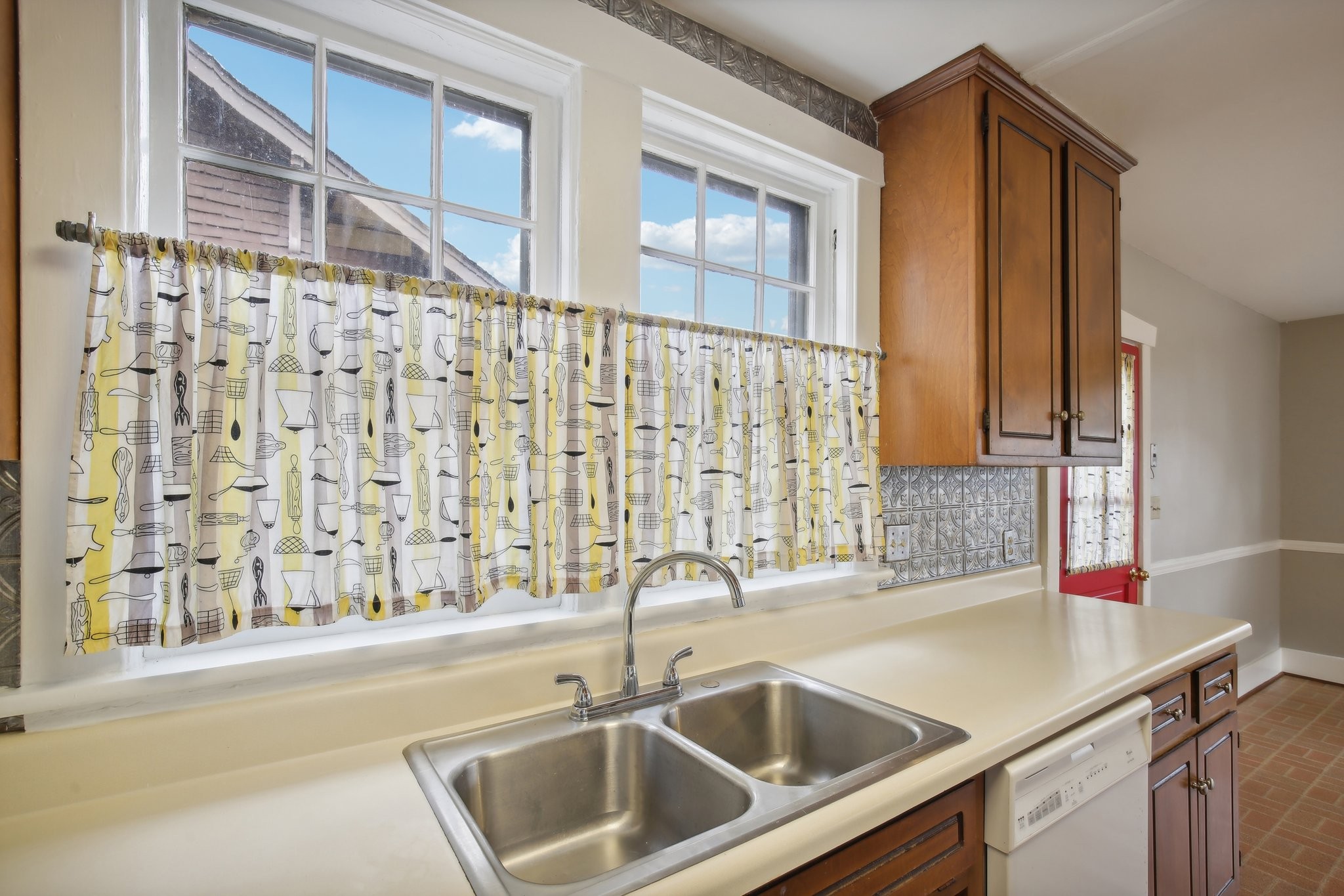 304 North Main Street Springfield, TN 37172 - Photo 23 of 60 a bathroom with a sink and a bathtub