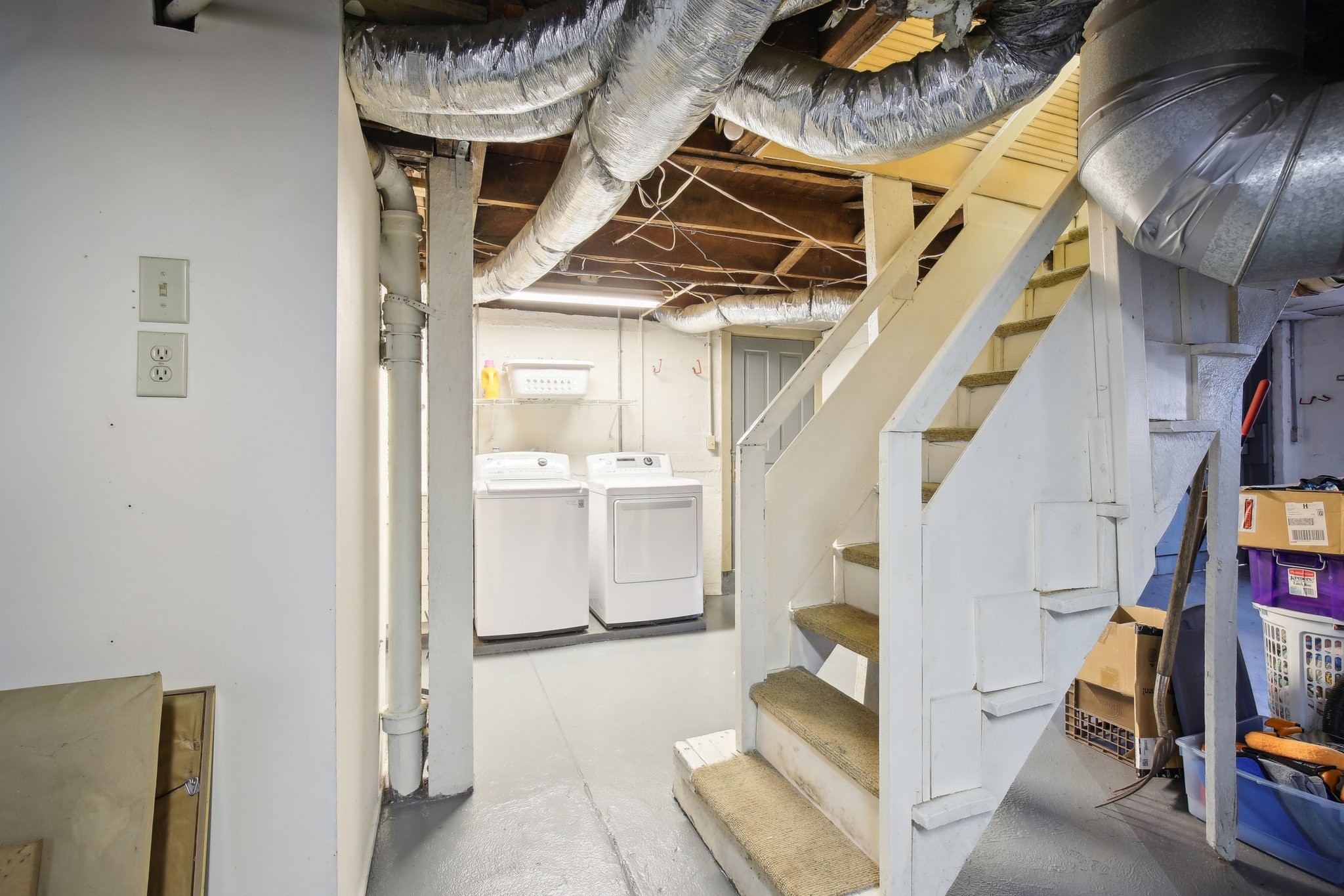 304 North Main Street Springfield, TN 37172 - Photo 36 of 60 a view of an entryway with wooden floor