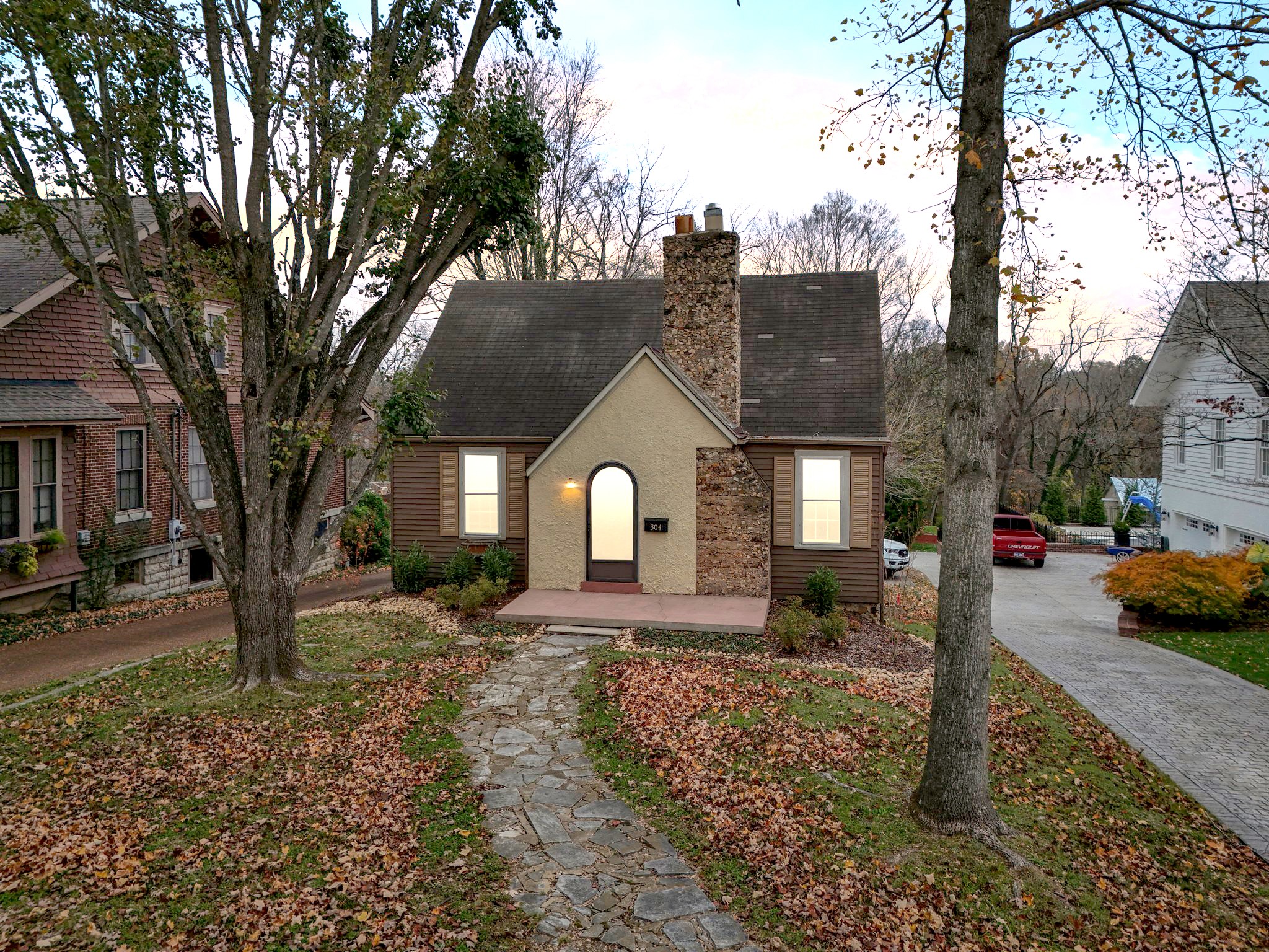 304 North Main Street Springfield, TN 37172 - Photo 60 of 60 a front view of a house with garden