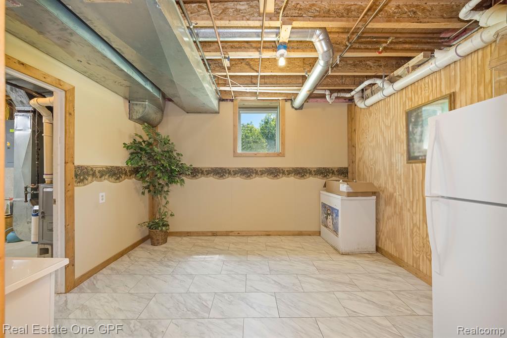 8077 Avoca Road Avoca, MI 48006 - Photo 35 of 65